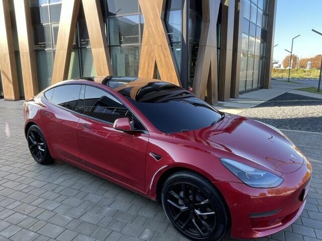 Тесла Модель 3 2022 у Луцьку на Automoto.ua Червоний Тесла Модель 3, об'ємом двигуна 0 л та пробігом 114 тис. км за 15350 $, фото 2 на Automoto.ua