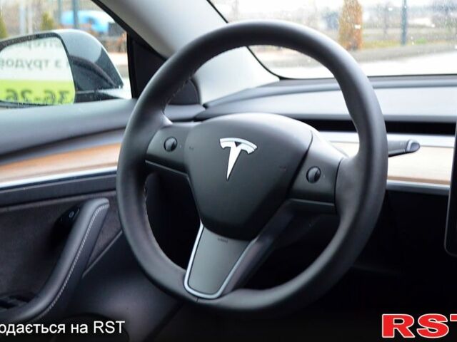 Червоний Тесла Модель 3, об'ємом двигуна 0.37 л та пробігом 12 тис. км за 21400 $, фото 2 на Automoto.ua