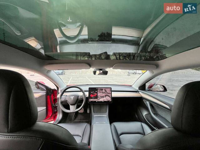 Тесла Модель 3 2022 у Києві на Automoto.ua Червоний Тесла Модель 3, об'ємом двигуна 0 л та пробігом 35 тис. км за 24000 $, фото 5 на Automoto.ua