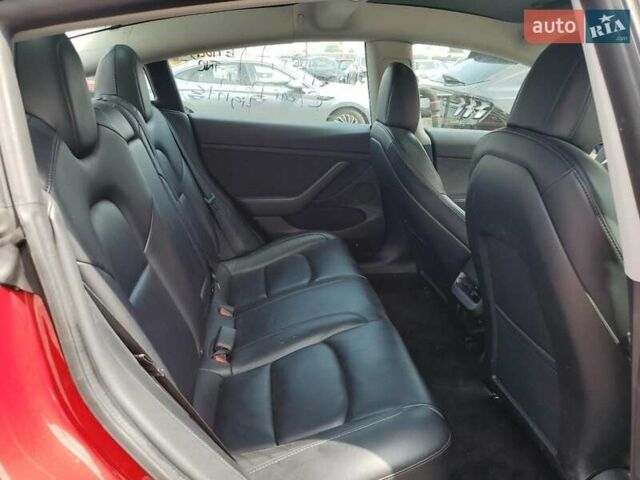 Тесла Модель 3 2022 у Кременчуге на Automoto.ua Червоний Тесла Модель 3, об'ємом двигуна 0 л та пробігом 174 тис. км за 17000 $, фото 8 на Automoto.ua
