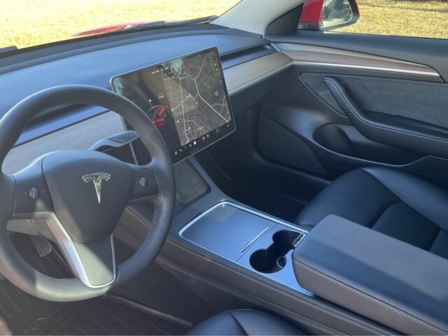 Красный Тесла Модель 3, объемом двигателя 0 л и пробегом 35 тыс. км за 22000 $, фото 7 на Automoto.ua