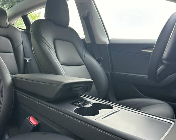 Тесла Модель 3 2022 в Виннице на Automoto.ua Красный Тесла Модель 3, объемом двигателя 0 л и пробегом 1 тыс. км за 25000 $, фото 11 на Automoto.ua