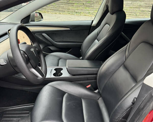 Тесла Модель 3 2022 в Днепре (Днепропетровске) на Automoto.ua Красный Тесла Модель 3, объемом двигателя 0 л и пробегом 131 тыс. км за 19500 $, фото 10 на Automoto.ua