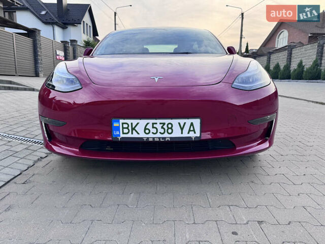 Красный Тесла Модель 3, объемом двигателя 0 л и пробегом 53 тыс. км за 23000 $, фото 1 на Automoto.ua