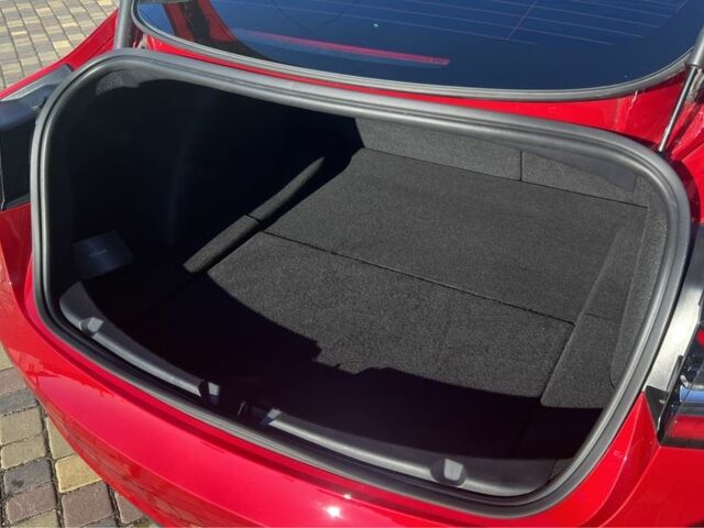 Красный Тесла Модель 3, объемом двигателя 0 л и пробегом 35 тыс. км за 22000 $, фото 22 на Automoto.ua