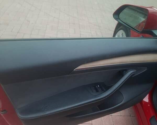 Красный Тесла Модель 3, объемом двигателя 0 л и пробегом 287 тыс. км за 15999 $, фото 15 на Automoto.ua