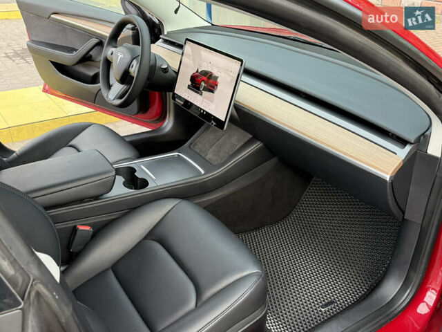 Красный Тесла Модель 3, объемом двигателя 0 л и пробегом 172 тыс. км за 17000 $, фото 10 на Automoto.ua