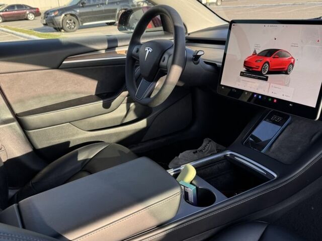 Красный Тесла Модель 3, объемом двигателя 0 л и пробегом 131 тыс. км за 21500 $, фото 4 на Automoto.ua