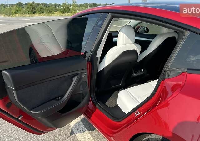 Тесла Модель 3 2022 у Львові на Automoto.ua Червоний Тесла Модель 3, об'ємом двигуна 0 л та пробігом 69 тис. км за 25200 $, фото 23 на Automoto.ua