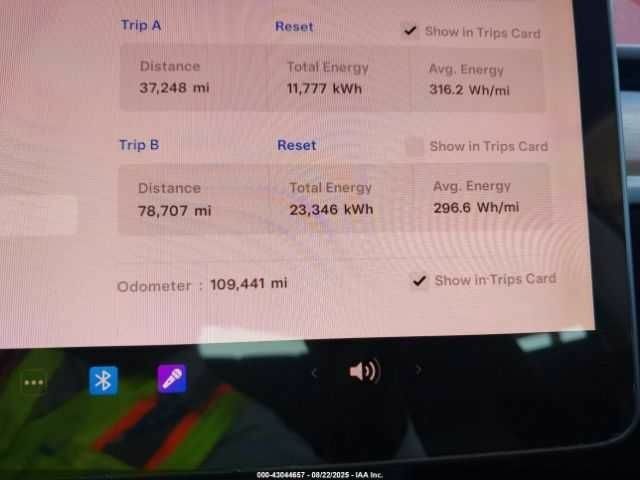 Красный Тесла Модель 3, объемом двигателя 0 л и пробегом 45 тыс. км за 14800 $, фото 6 на Automoto.ua