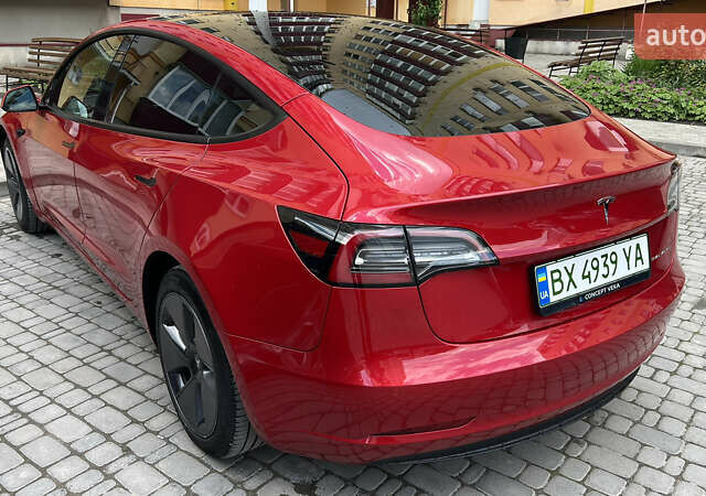 Красный Тесла Модель 3, объемом двигателя 0 л и пробегом 105 тыс. км за 22700 $, фото 2 на Automoto.ua