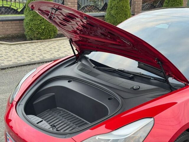 Червоний Тесла Модель 3, об'ємом двигуна 0 л та пробігом 65 тис. км за 21500 $, фото 7 на Automoto.ua