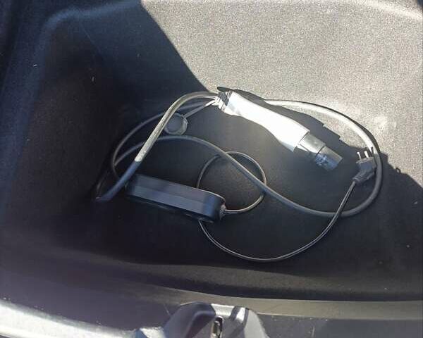 Красный Тесла Модель 3, объемом двигателя 0 л и пробегом 156 тыс. км за 19000 $, фото 57 на Automoto.ua