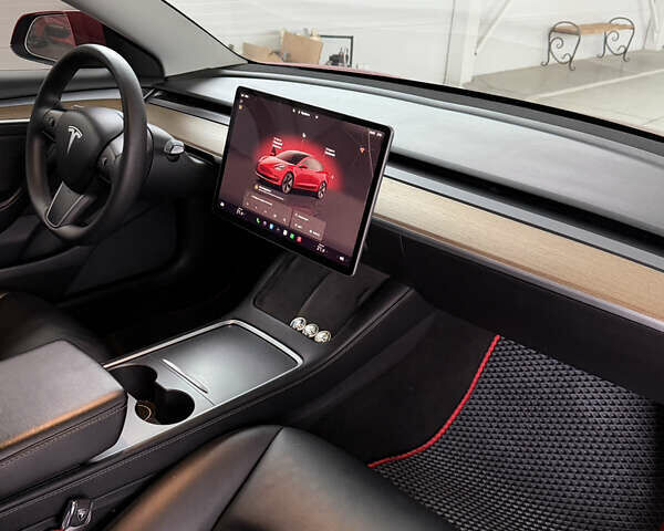 Красный Тесла Модель 3, объемом двигателя 0 л и пробегом 96 тыс. км за 18900 $, фото 15 на Automoto.ua