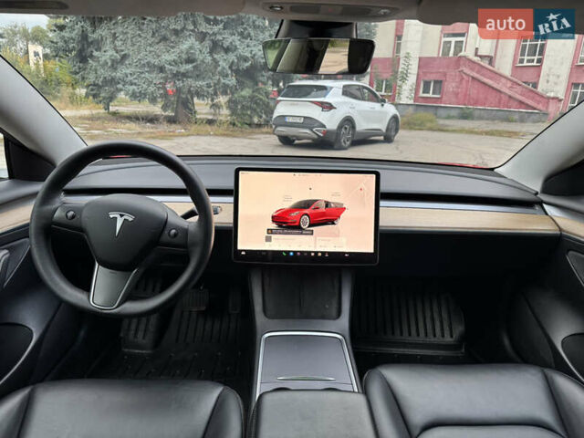 Тесла Модель 3 2022 в Днепре (Днепропетровске) на Automoto.ua Красный Тесла Модель 3, объемом двигателя 0 л и пробегом 131 тыс. км за 19500 $, фото 14 на Automoto.ua