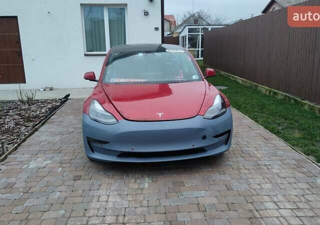 Красный Тесла Модель 3, объемом двигателя 0 л и пробегом 105 тыс. км за 15900 $, фото 2 на Automoto.ua