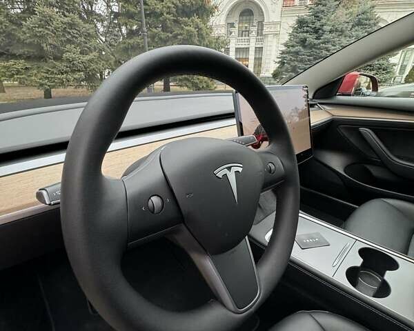 Червоний Тесла Модель 3, об'ємом двигуна 0 л та пробігом 60 тис. км за 24000 $, фото 11 на Automoto.ua