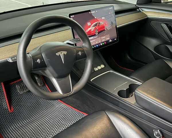 Красный Тесла Модель 3, объемом двигателя 0 л и пробегом 96 тыс. км за 18900 $, фото 13 на Automoto.ua