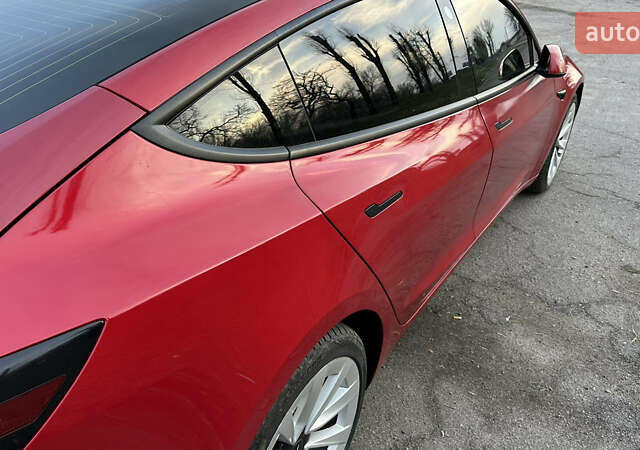 Красный Тесла Модель 3, объемом двигателя 0 л и пробегом 177 тыс. км за 16000 $, фото 5 на Automoto.ua