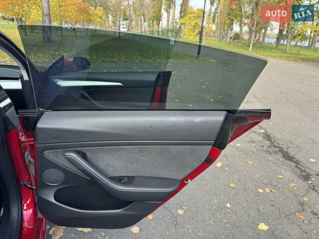 Червоний Тесла Модель 3, об'ємом двигуна 0 л та пробігом 108 тис. км за 19800 $, фото 19 на Automoto.ua