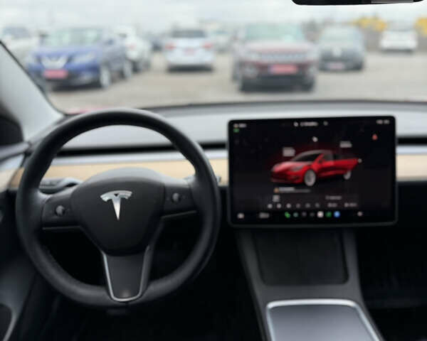 Красный Тесла Модель 3, объемом двигателя 0 л и пробегом 43 тыс. км за 19888 $, фото 11 на Automoto.ua