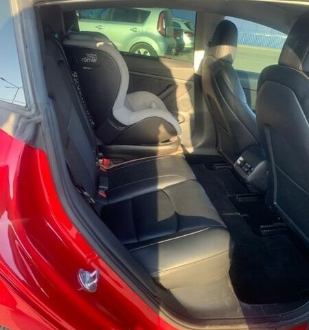 Красный Тесла Модель 3, объемом двигателя 0 л и пробегом 47 тыс. км за 24000 $, фото 12 на Automoto.ua