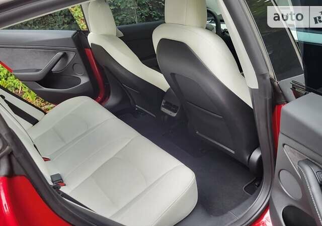 Красный Тесла Модель 3, объемом двигателя 0 л и пробегом 43 тыс. км за 27000 $, фото 10 на Automoto.ua