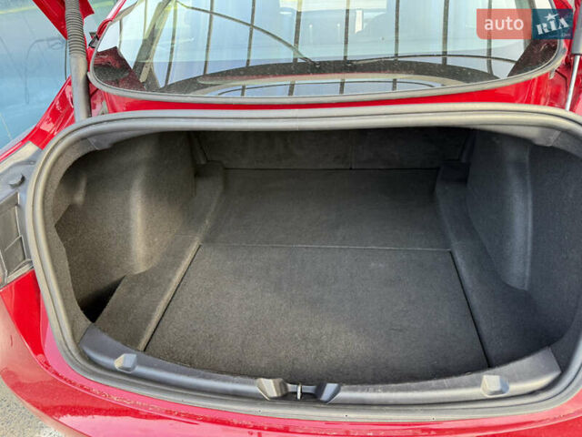 Красный Тесла Модель 3, объемом двигателя 0 л и пробегом 172 тыс. км за 17000 $, фото 7 на Automoto.ua