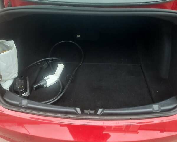 Красный Тесла Модель 3, объемом двигателя 0 л и пробегом 287 тыс. км за 15999 $, фото 8 на Automoto.ua