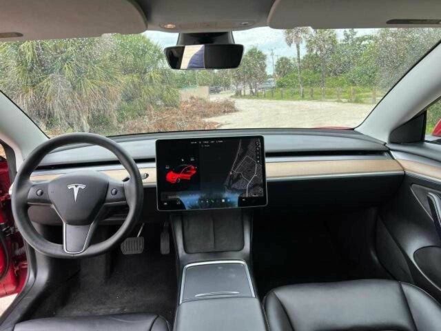 Тесла Модель 3 2022 у Полтаві на Automoto.ua Червоний Тесла Модель 3, об'ємом двигуна 0 л та пробігом 16 тис. км за 7800 $, фото 5 на Automoto.ua