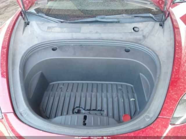 Красный Тесла Модель 3, объемом двигателя 0 л и пробегом 45 тыс. км за 14800 $, фото 9 на Automoto.ua