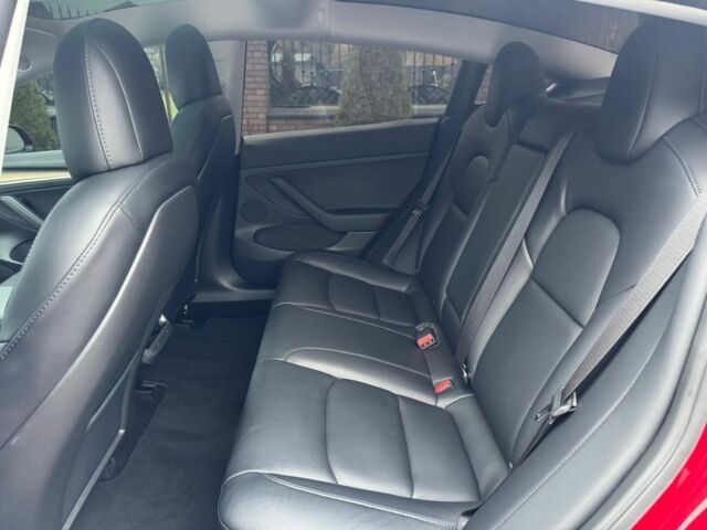 Червоний Тесла Модель 3, об'ємом двигуна 0 л та пробігом 65 тис. км за 21500 $, фото 13 на Automoto.ua