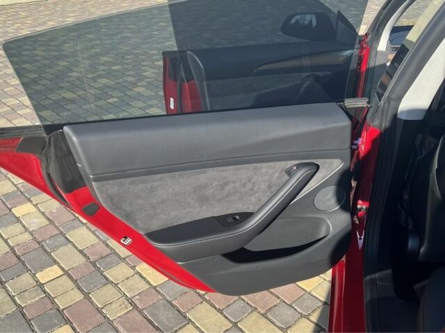 Красный Тесла Модель 3, объемом двигателя 0 л и пробегом 35 тыс. км за 22000 $, фото 17 на Automoto.ua