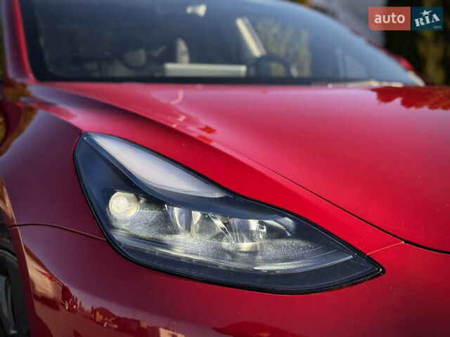 Красный Тесла Модель 3, объемом двигателя 0 л и пробегом 45 тыс. км за 19999 $, фото 15 на Automoto.ua