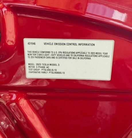 Красный Тесла Модель 3, объемом двигателя 0 л и пробегом 41 тыс. км за 18500 $, фото 5 на Automoto.ua