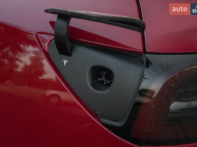 Красный Тесла Модель 3, объемом двигателя 0 л и пробегом 42 тыс. км за 21500 $, фото 13 на Automoto.ua