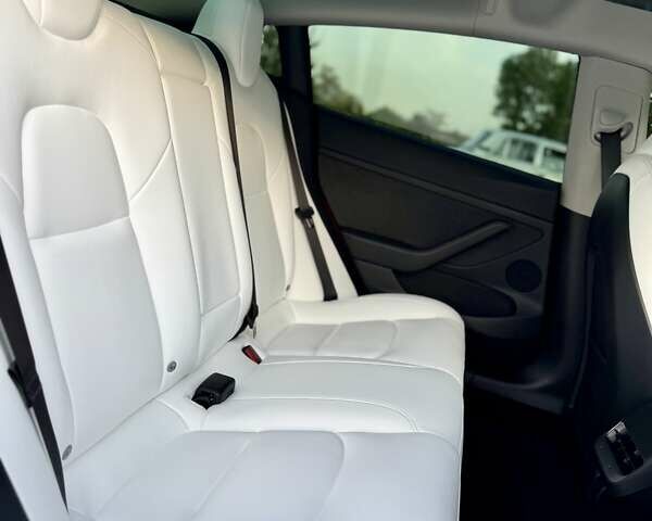 Красный Тесла Модель 3, объемом двигателя 0 л и пробегом 35 тыс. км за 23999 $, фото 20 на Automoto.ua