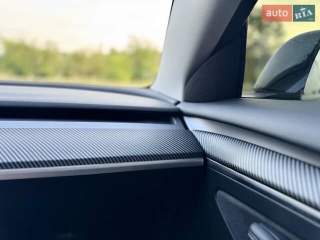 Красный Тесла Модель 3, объемом двигателя 0 л и пробегом 42 тыс. км за 21500 $, фото 35 на Automoto.ua