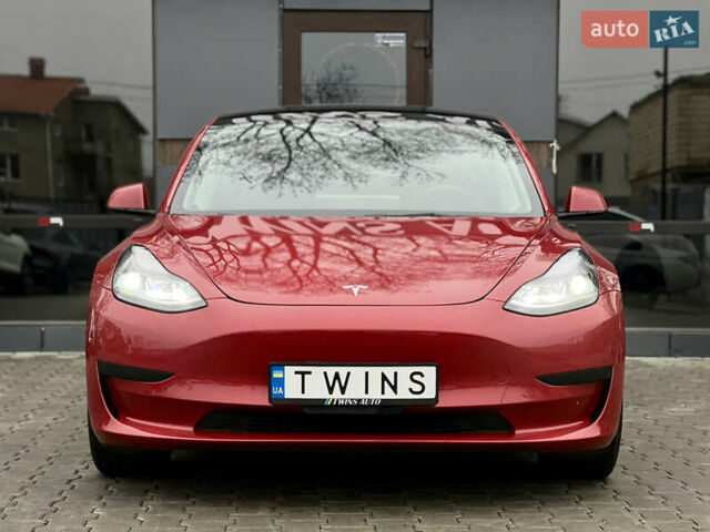 Красный Тесла Модель 3, объемом двигателя 0 л и пробегом 11 тыс. км за 25900 $, фото 1 на Automoto.ua