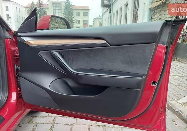 Червоний Тесла Модель 3, об'ємом двигуна 0 л та пробігом 247 тис. км за 16500 $, фото 15 на Automoto.ua