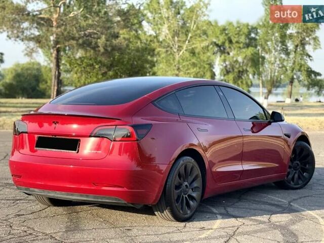 Красный Тесла Модель 3, объемом двигателя 0 л и пробегом 42 тыс. км за 21500 $, фото 11 на Automoto.ua
