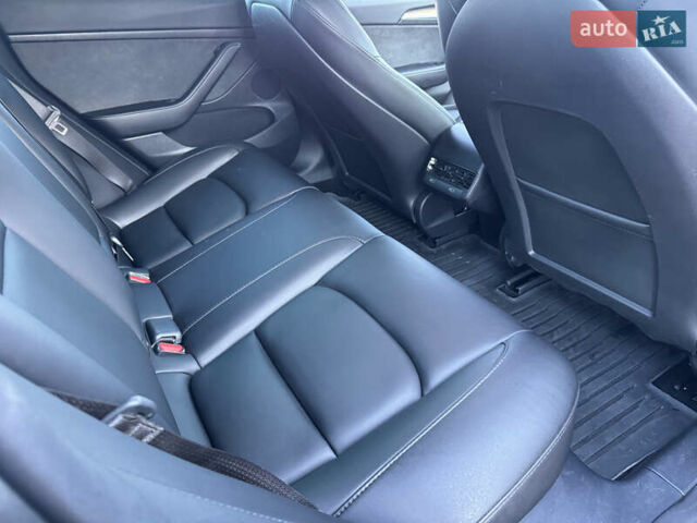 Красный Тесла Модель 3, объемом двигателя 0 л и пробегом 45 тыс. км за 19999 $, фото 35 на Automoto.ua