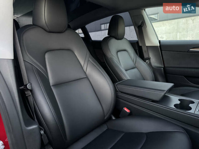 Тесла Модель 3 2023 у Києві на Automoto.ua Червоний Тесла Модель 3, об'ємом двигуна 0 л та пробігом 20 тис. км за 19999 $, фото 16 на Automoto.ua