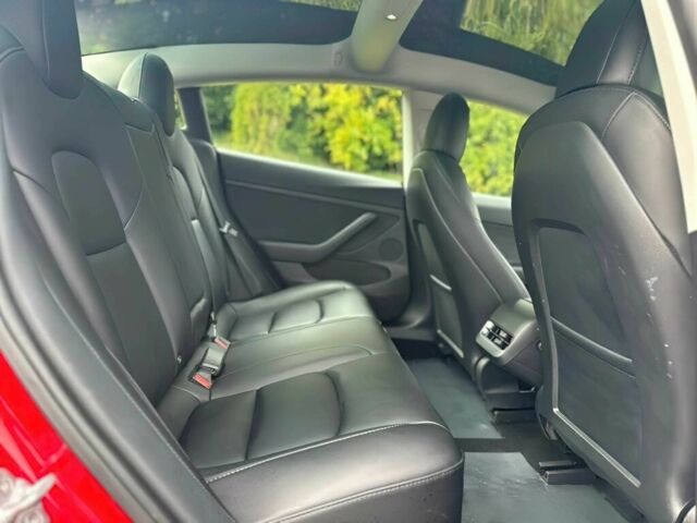 Красный Тесла Модель 3, объемом двигателя 0 л и пробегом 13 тыс. км за 9900 $, фото 13 на Automoto.ua