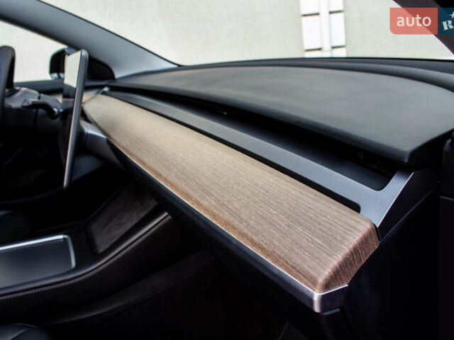 Червоний Тесла Модель 3, об'ємом двигуна 0 л та пробігом 38 тис. км за 23700 $, фото 36 на Automoto.ua