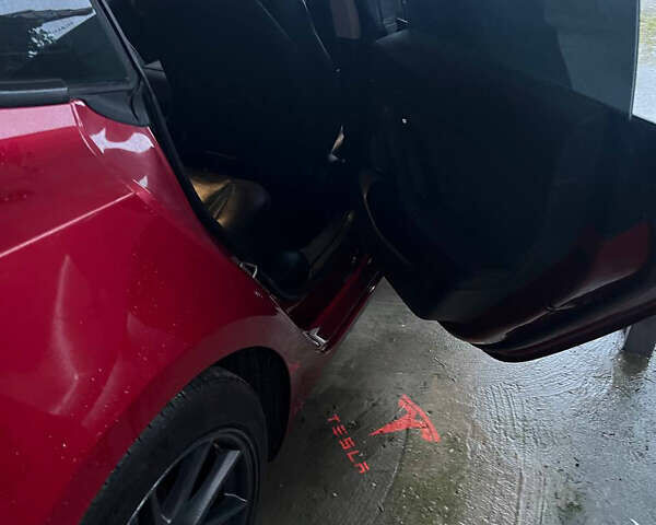 Красный Тесла Модель 3, объемом двигателя 0 л и пробегом 45 тыс. км за 20500 $, фото 16 на Automoto.ua