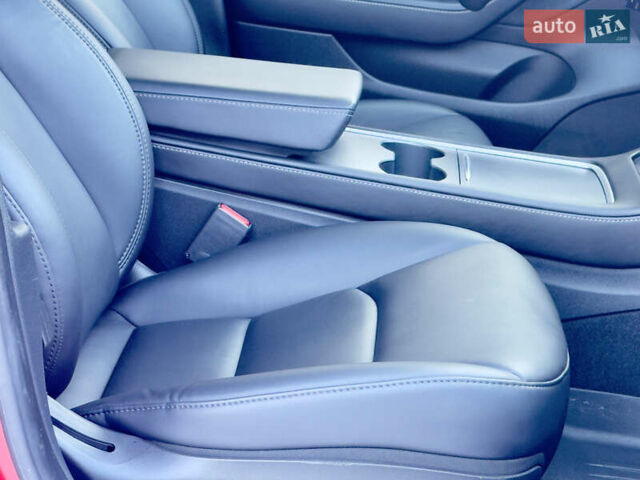 Красный Тесла Модель 3, объемом двигателя 0 л и пробегом 45 тыс. км за 18999 $, фото 105 на Automoto.ua