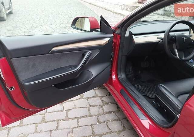 Червоний Тесла Модель 3, об'ємом двигуна 0 л та пробігом 247 тис. км за 16500 $, фото 11 на Automoto.ua