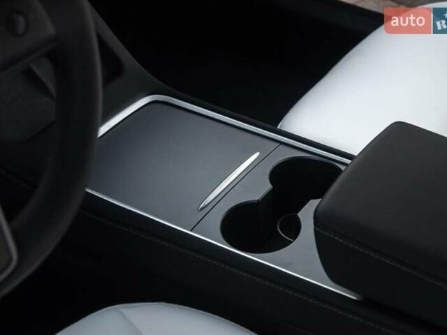 Красный Тесла Модель 3, объемом двигателя 0 л и пробегом 42 тыс. км за 21500 $, фото 24 на Automoto.ua