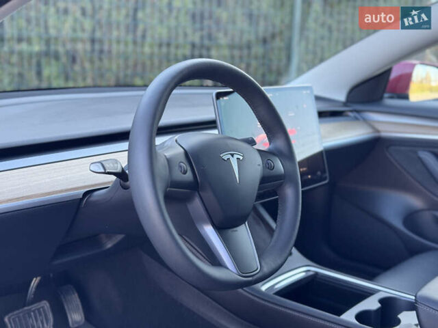Красный Тесла Модель 3, объемом двигателя 0 л и пробегом 45 тыс. км за 19999 $, фото 47 на Automoto.ua